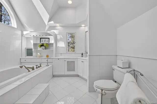 $1,950,000 | 181 Hillair Circle, White Plains, NY 10605