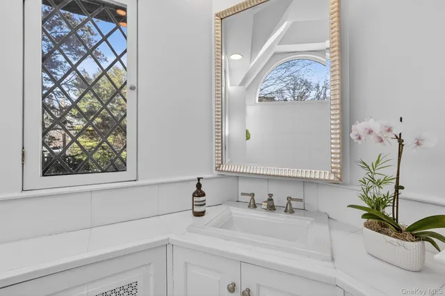 $1,950,000 | 181 Hillair Circle, White Plains, NY 10605