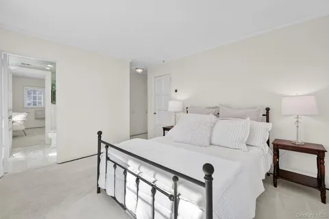 $1,950,000 | 181 Hillair Circle, White Plains, NY 10605