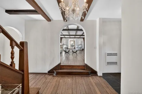 $1,950,000 | 181 Hillair Circle, White Plains, NY 10605