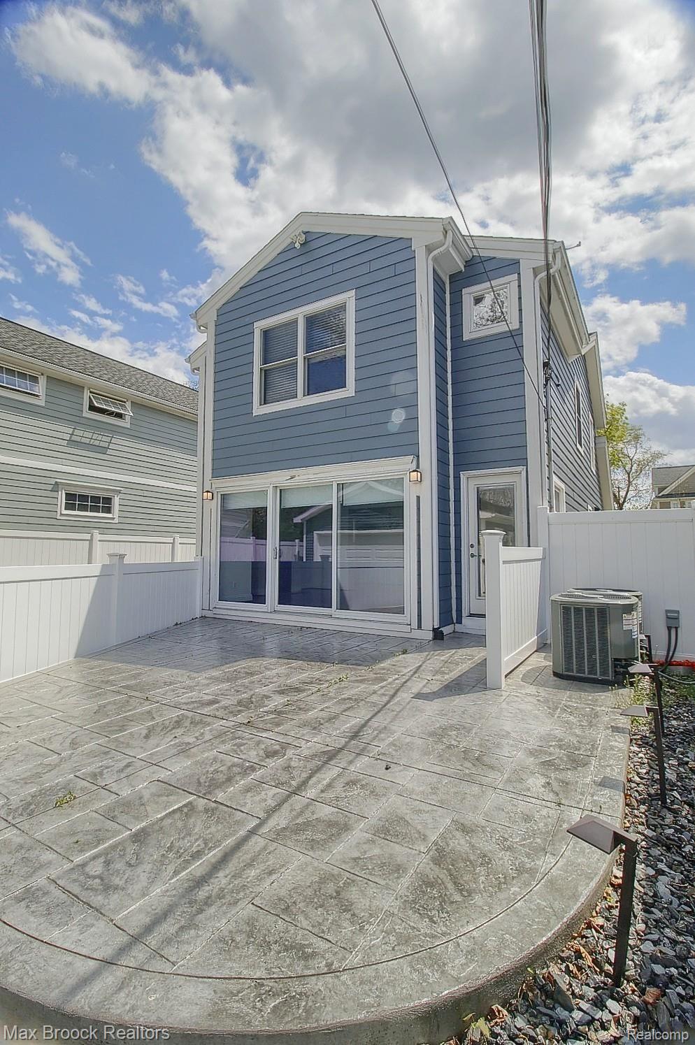683 Ruffner Avenue Birmingham, MI 48009 - Photo 26 of 29 Rear 2nd View.jpg