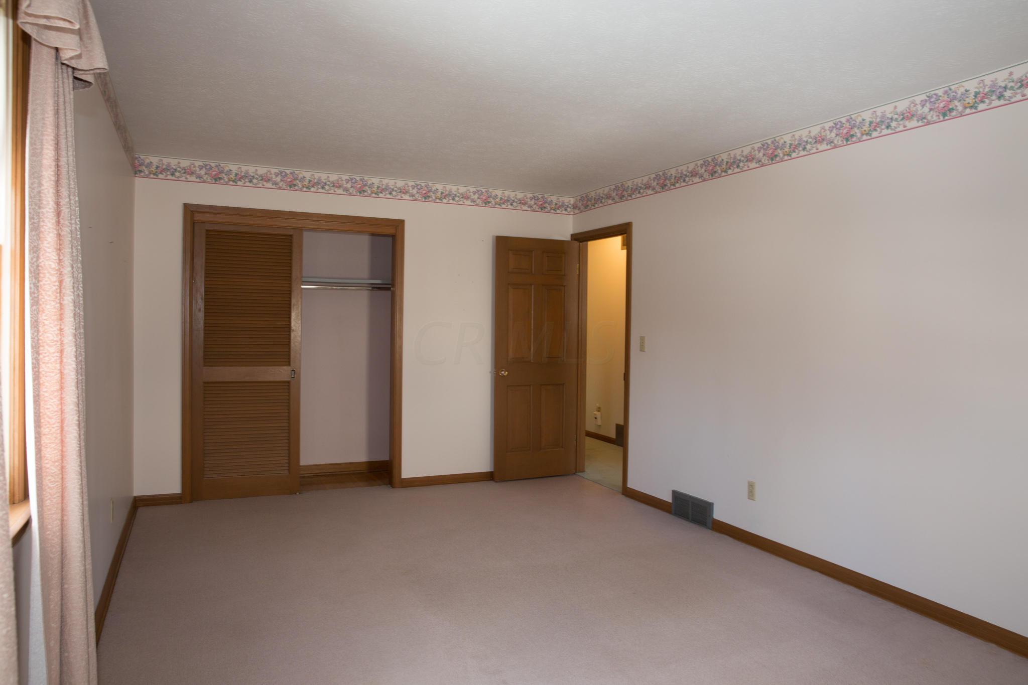 4440 Willowbrook Road Columbus, OH 43220 - Photo 20 of 22