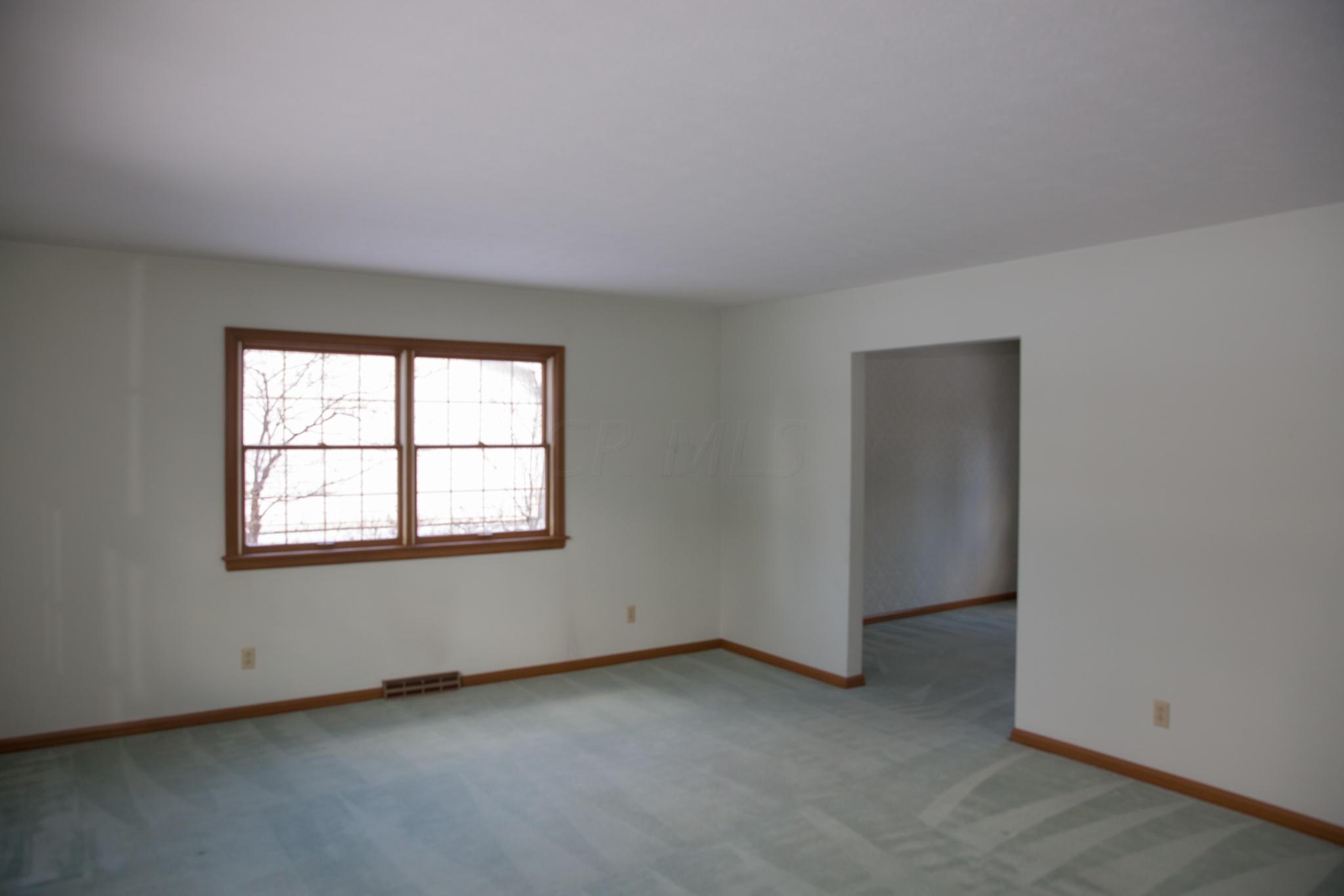 4440 Willowbrook Road Columbus, OH 43220 - Photo 4 of 22