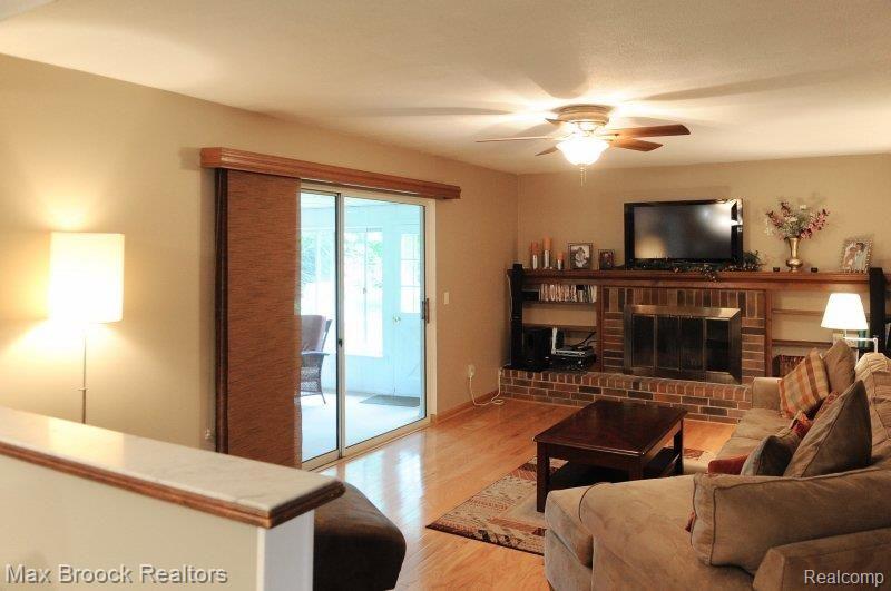 2451 Eaton Gate Road Lake Orion, MI 48360 - Photo 9 of 25 022DSC_0502 copy.jpg