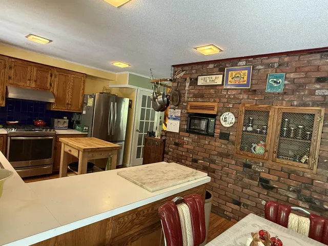 $629,000 | 204 Meeting House Lane, Brattleboro, VT 05301