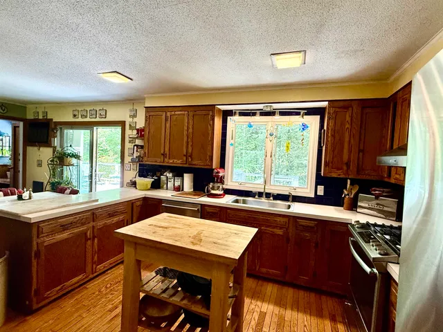 $629,000 | 204 Meeting House Lane, Brattleboro, VT 05301