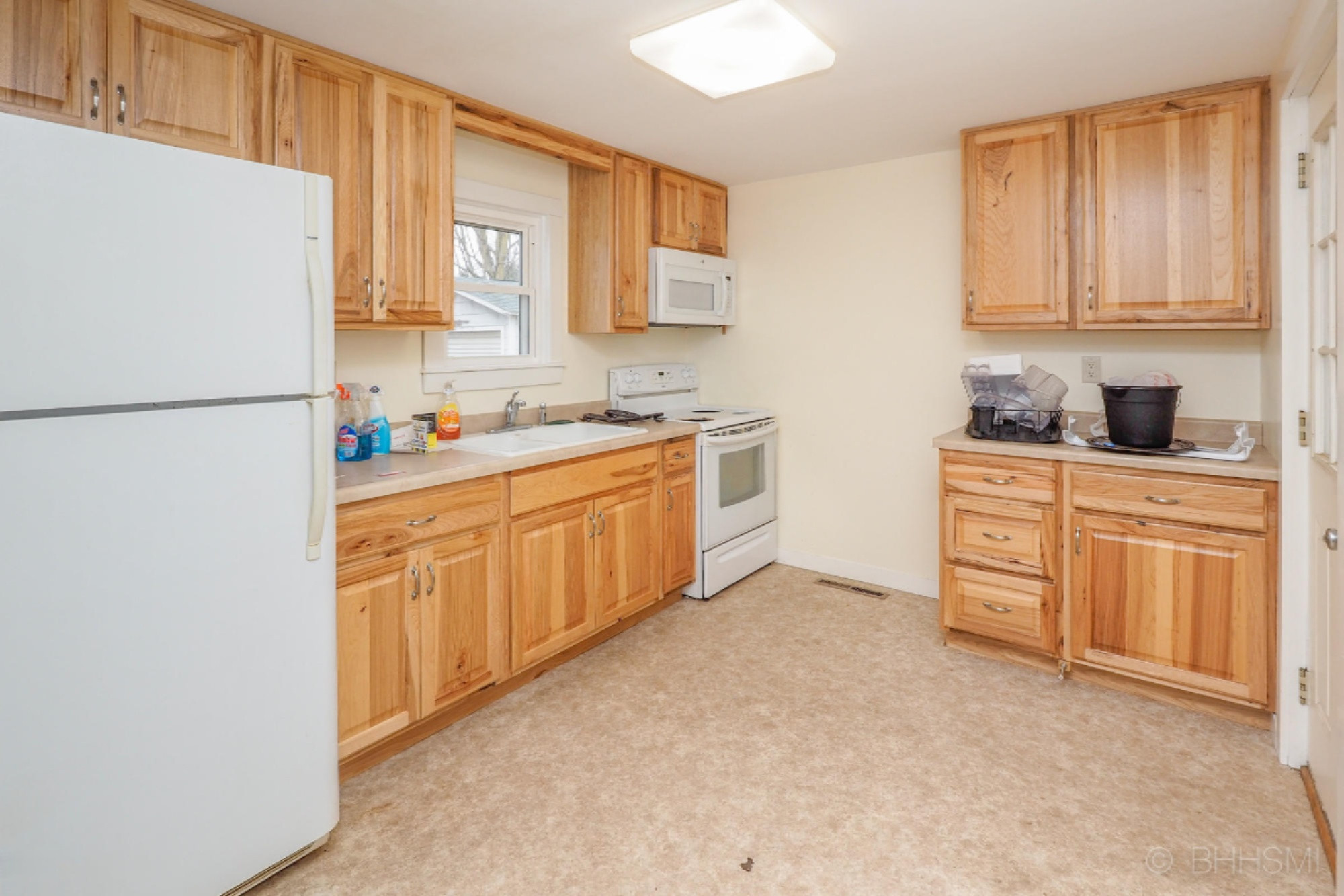 216 Clinton Street Mendon, MI 49072 - Photo 7 of 16 216 Clinton Street-106