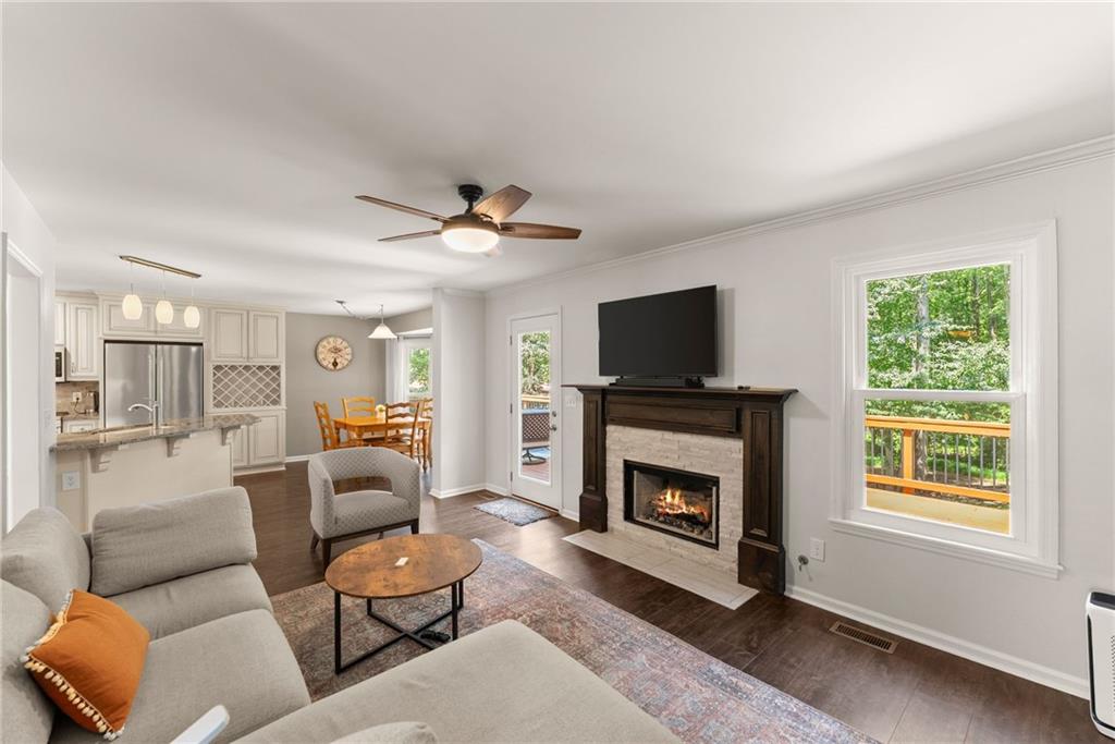 6413 Farm Ridge Court Flowery Branch, GA 30542 - Photo 8 of 56 Gallery Image 8