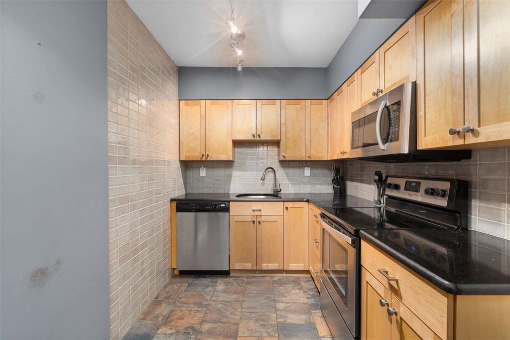 900 South Hanley Road, Unit 3B St. Louis, MO 63105 - Photo 11 of 31