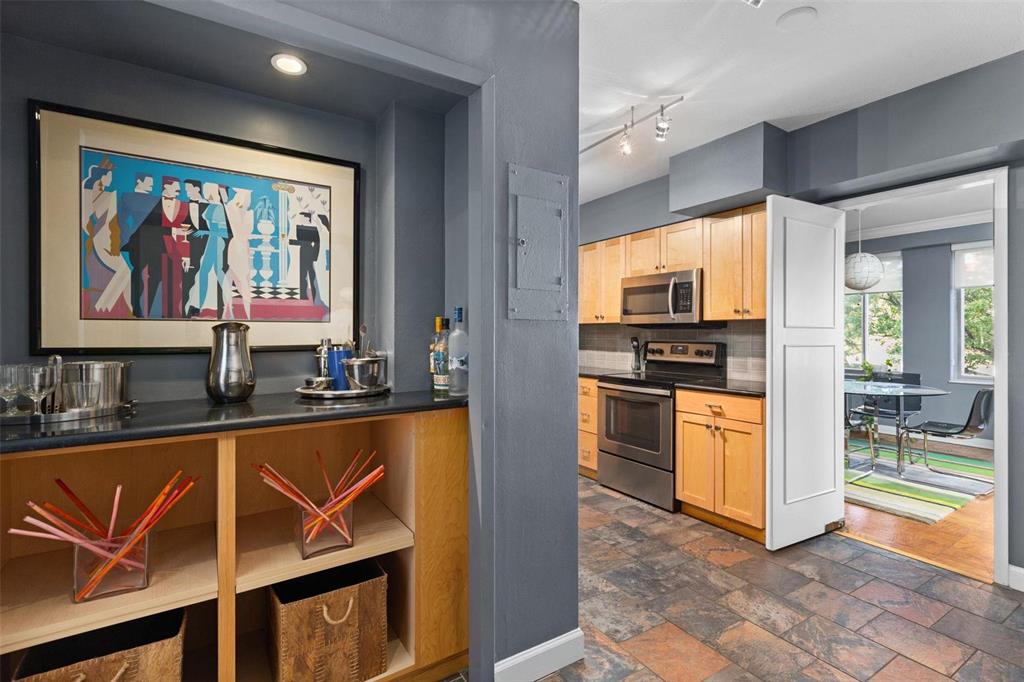 900 South Hanley Road, Unit 3B St. Louis, MO 63105 - Photo 14 of 31