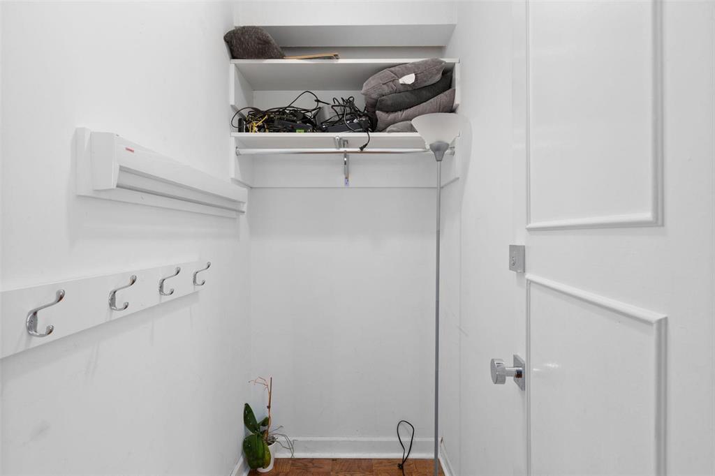 900 South Hanley Road, Unit 3B St. Louis, MO 63105 - Photo 20 of 31