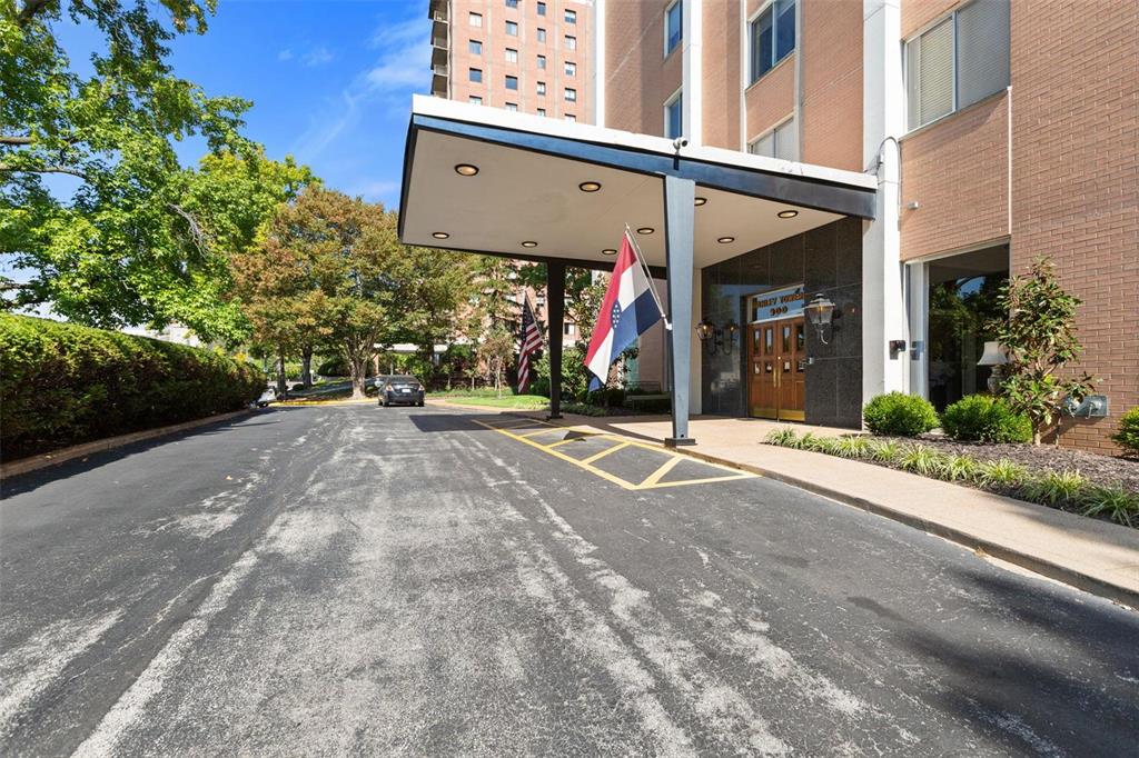 900 South Hanley Road, Unit 3B St. Louis, MO 63105 - Photo 22 of 31