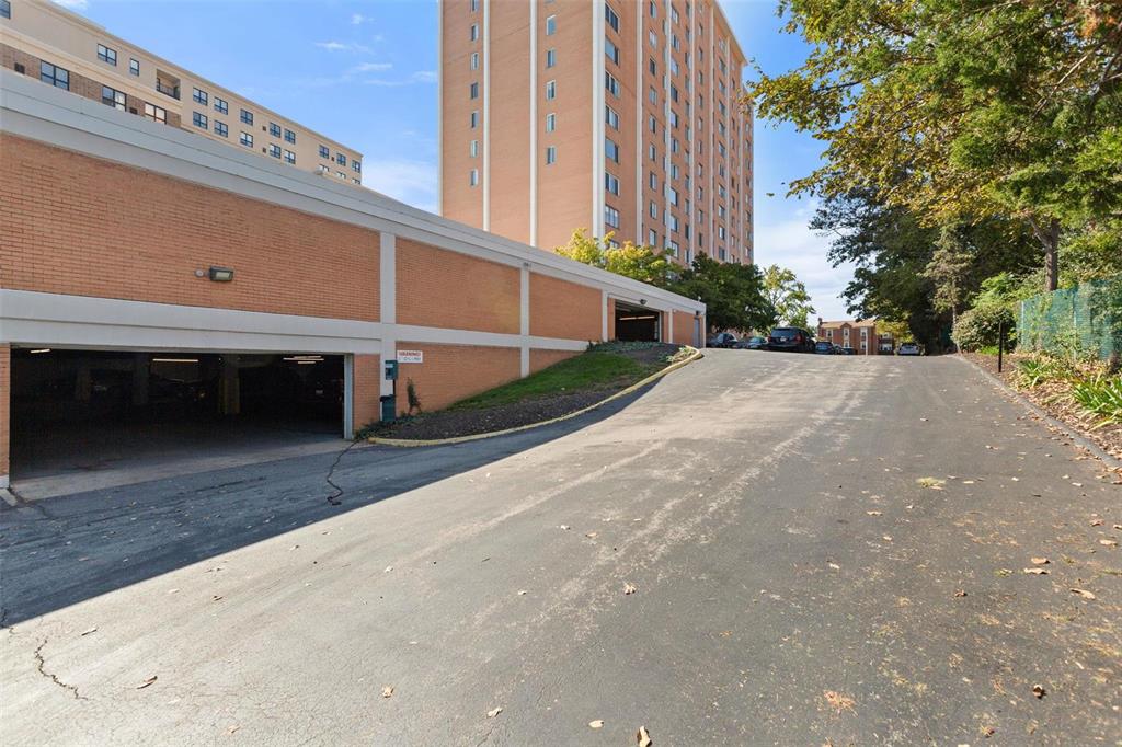 900 South Hanley Road, Unit 3B St. Louis, MO 63105 - Photo 29 of 31