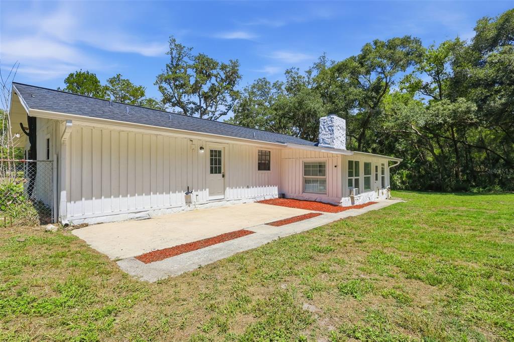 1095 South Ridgewood Avenue DeLand, FL 32720 - Photo 4 of 39