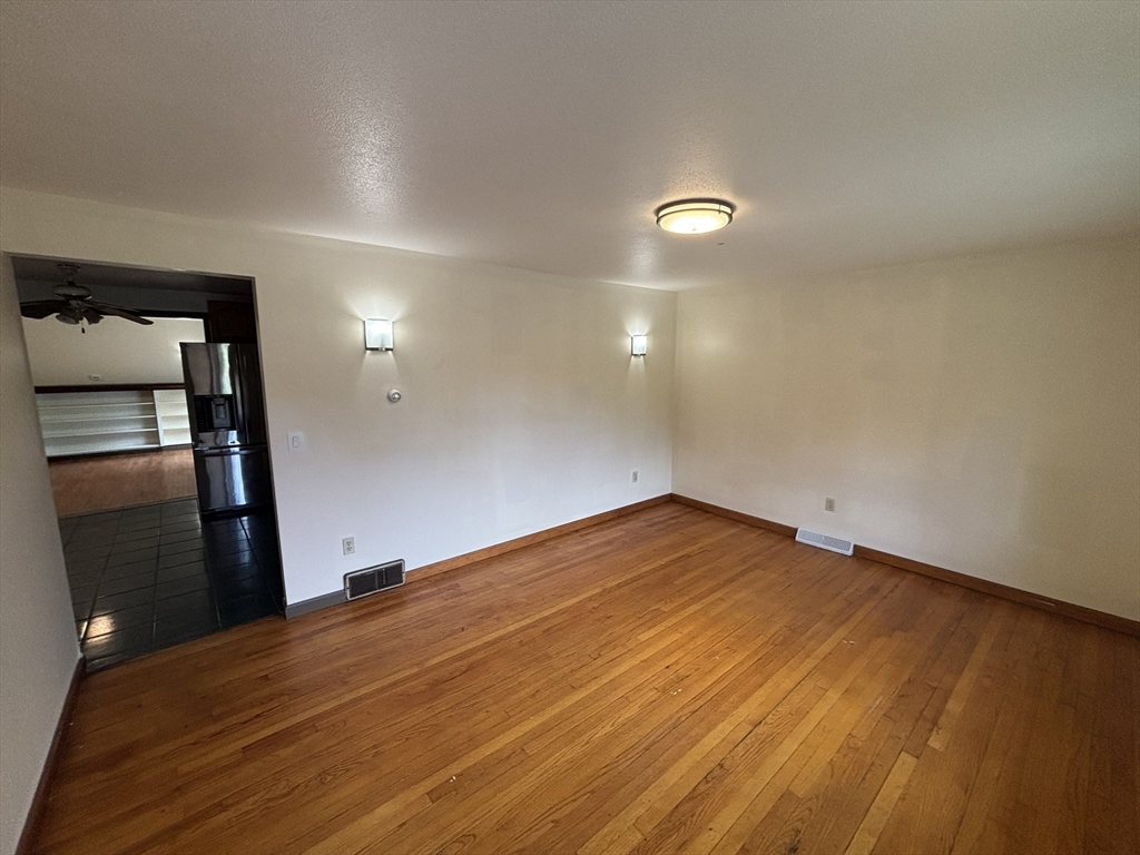 39 Huntington Road Hadley, MA 01035 - Photo 10 of 25