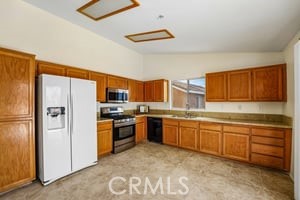 7395 Ayers Rock Road Riverside, CA 92508 - Photo 6 of 28 Kitchen