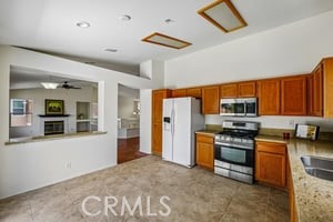 7395 Ayers Rock Road Riverside, CA 92508 - Photo 9 of 28 Kitchen