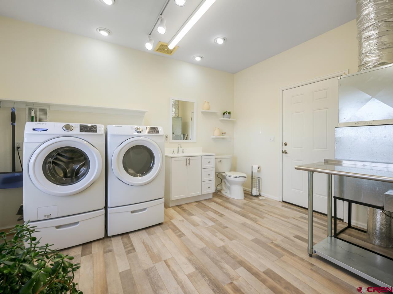 895 24 1/2 Road Grand Junction, CO 81505 - Photo 34 of 42 a utility room with dryer and washer