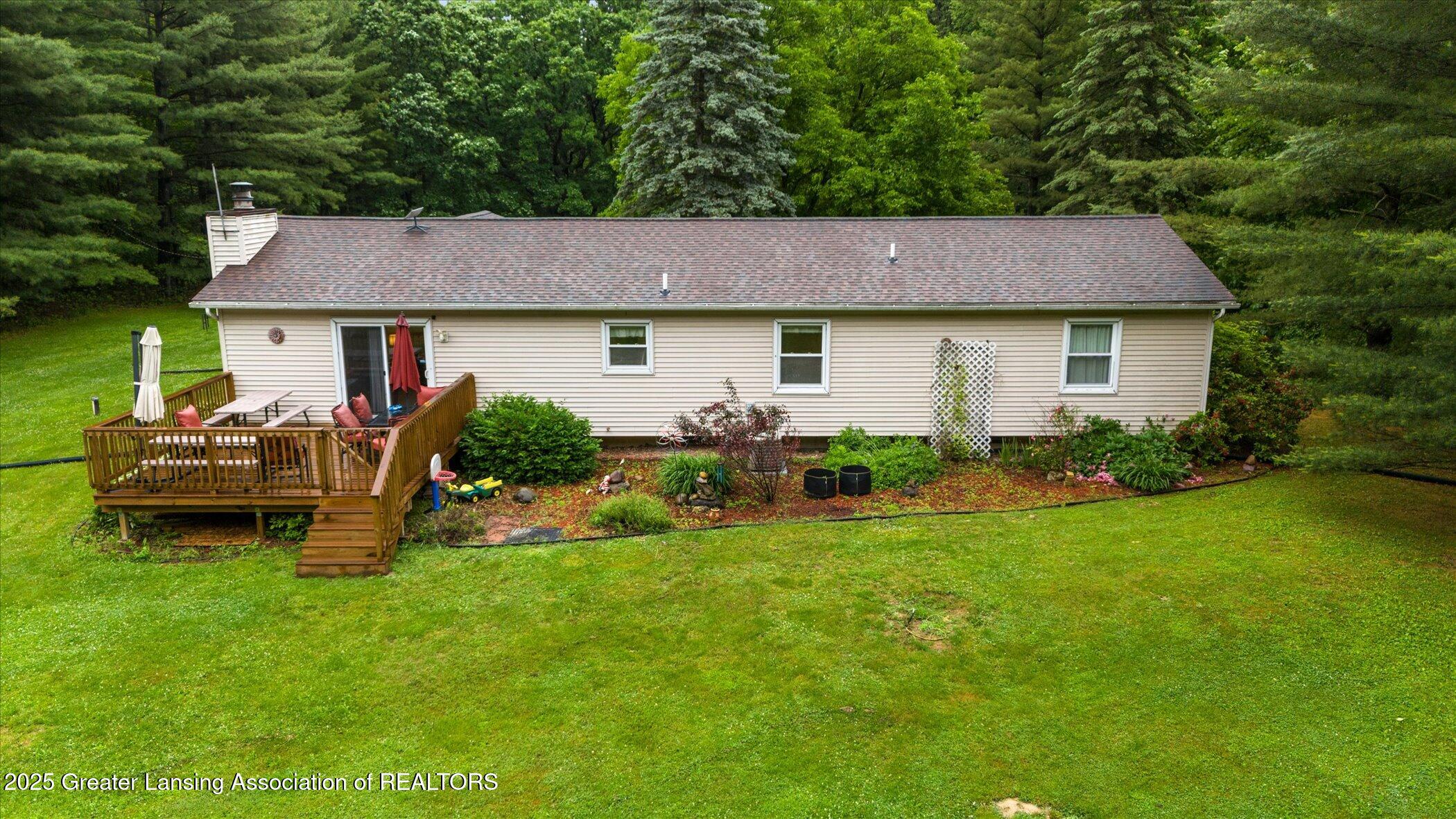5848 South St Clair Road St. Johns, MI 48879 - Photo 2 of 54 49-5848-S-St-Clair-Rd-St-Johns-MI-48879-