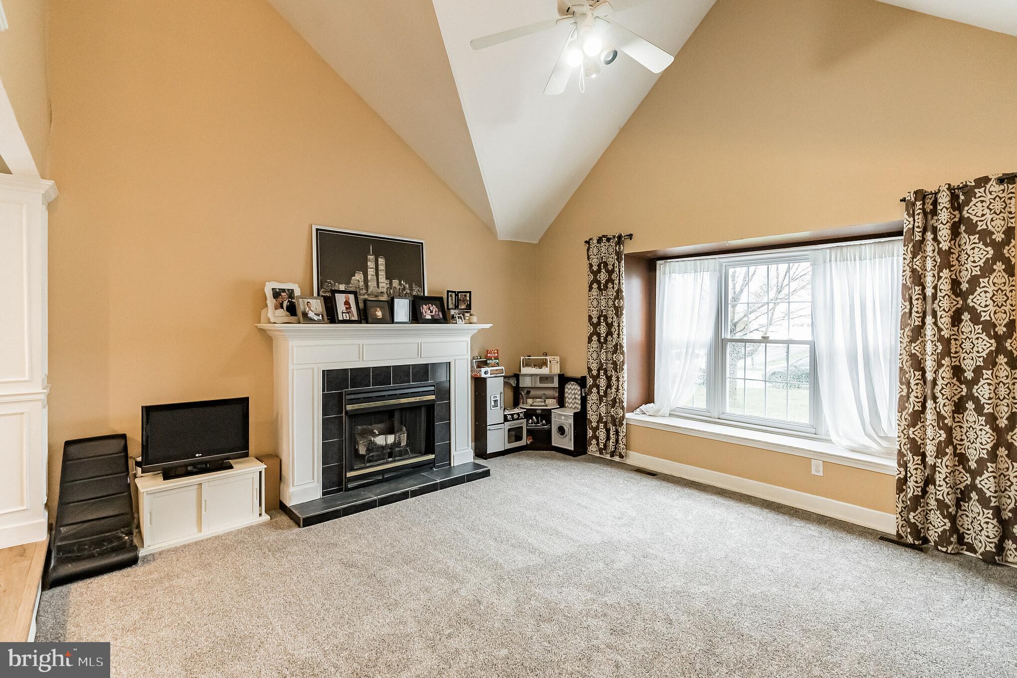 225 Forge Road Collegeville, PA 19426 - Photo 4 of 40 Living Room