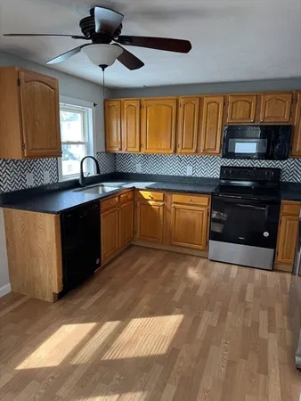 $2,000 | 19 Haringa Avenue, Unit 19, Northbridge, MA 01588