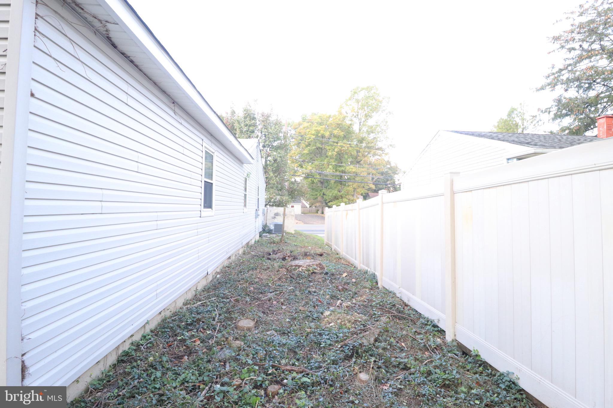 1217 Clements Bridge Road Woodbury, NJ 08096 - Photo 4 of 58