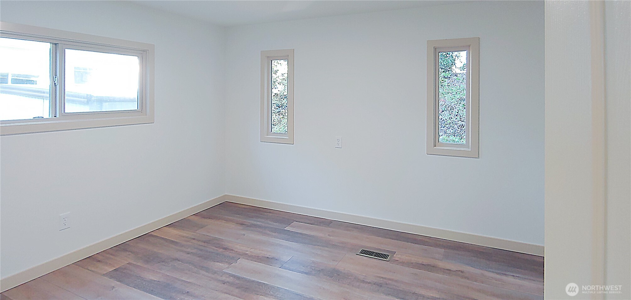 3504 Seattle Hill Road, Unit 30 Bothell, WA 98012 - Photo 14 of 23 an empty room with windows