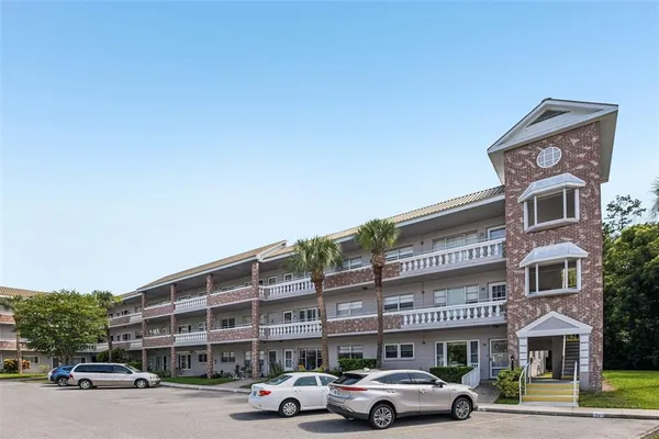 $124,900 | 2460 Persian Drive, Unit 44, Clearwater, FL 33763
