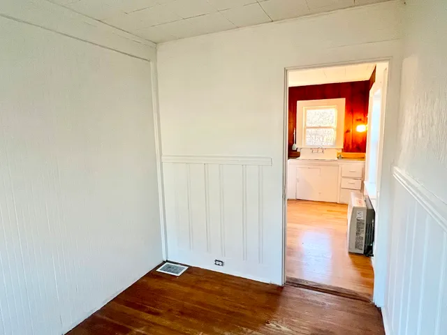 a view of empty room