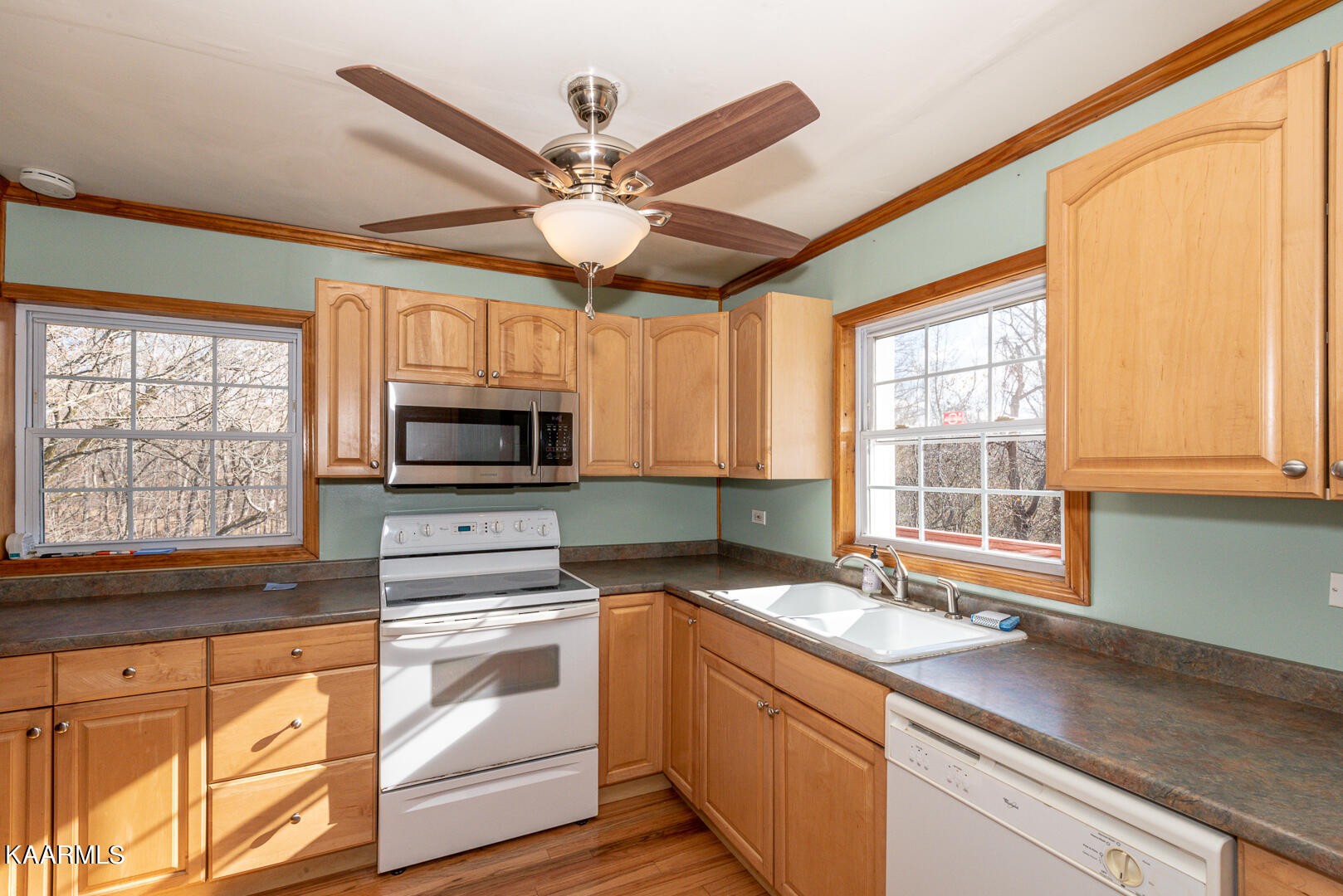 431 New Henderson Road Clinton, TN 37716 - Photo 11 of 38 Gallery Image 11