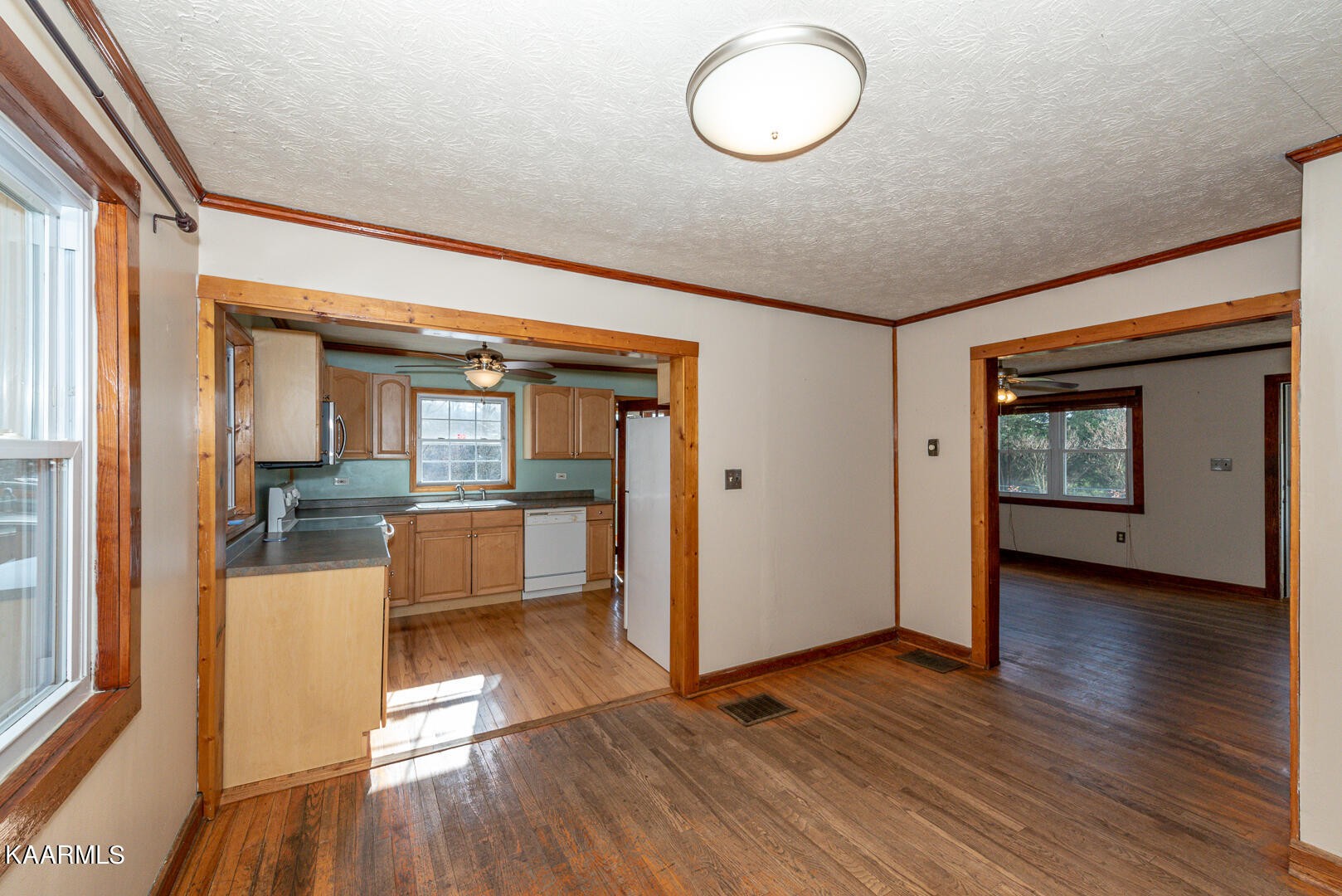 431 New Henderson Road Clinton, TN 37716 - Photo 15 of 38 Gallery Image 15