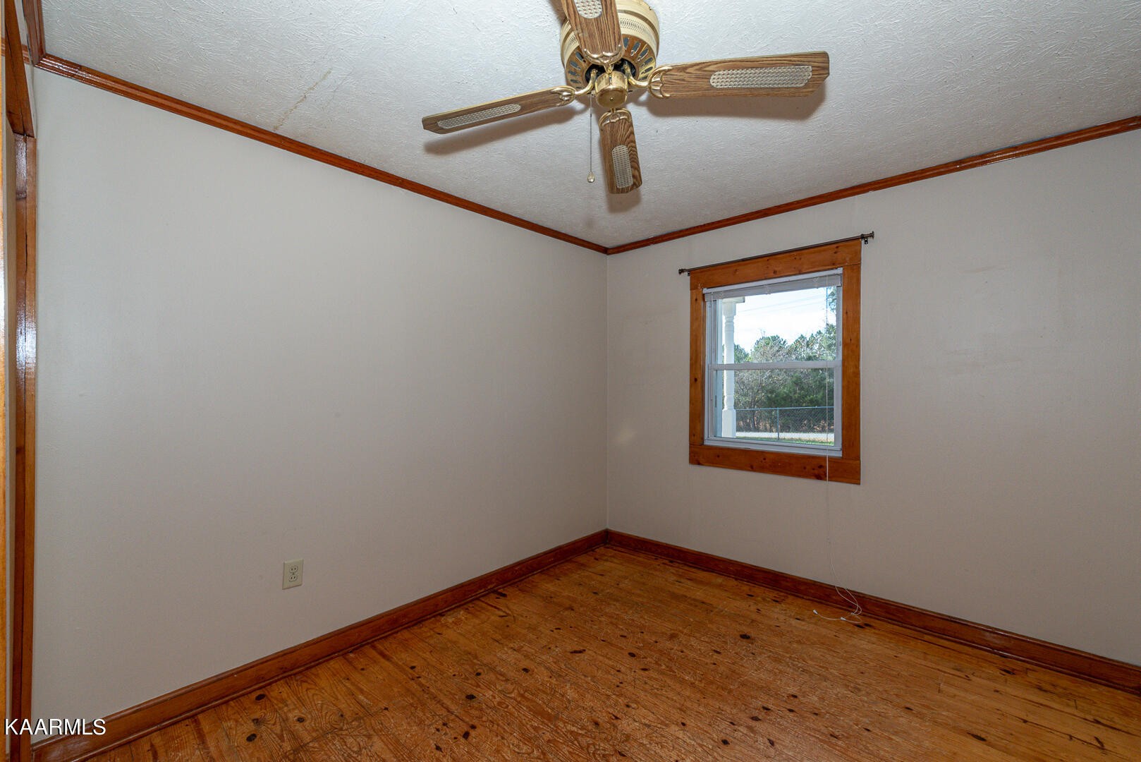431 New Henderson Road Clinton, TN 37716 - Photo 18 of 38 Gallery Image 18