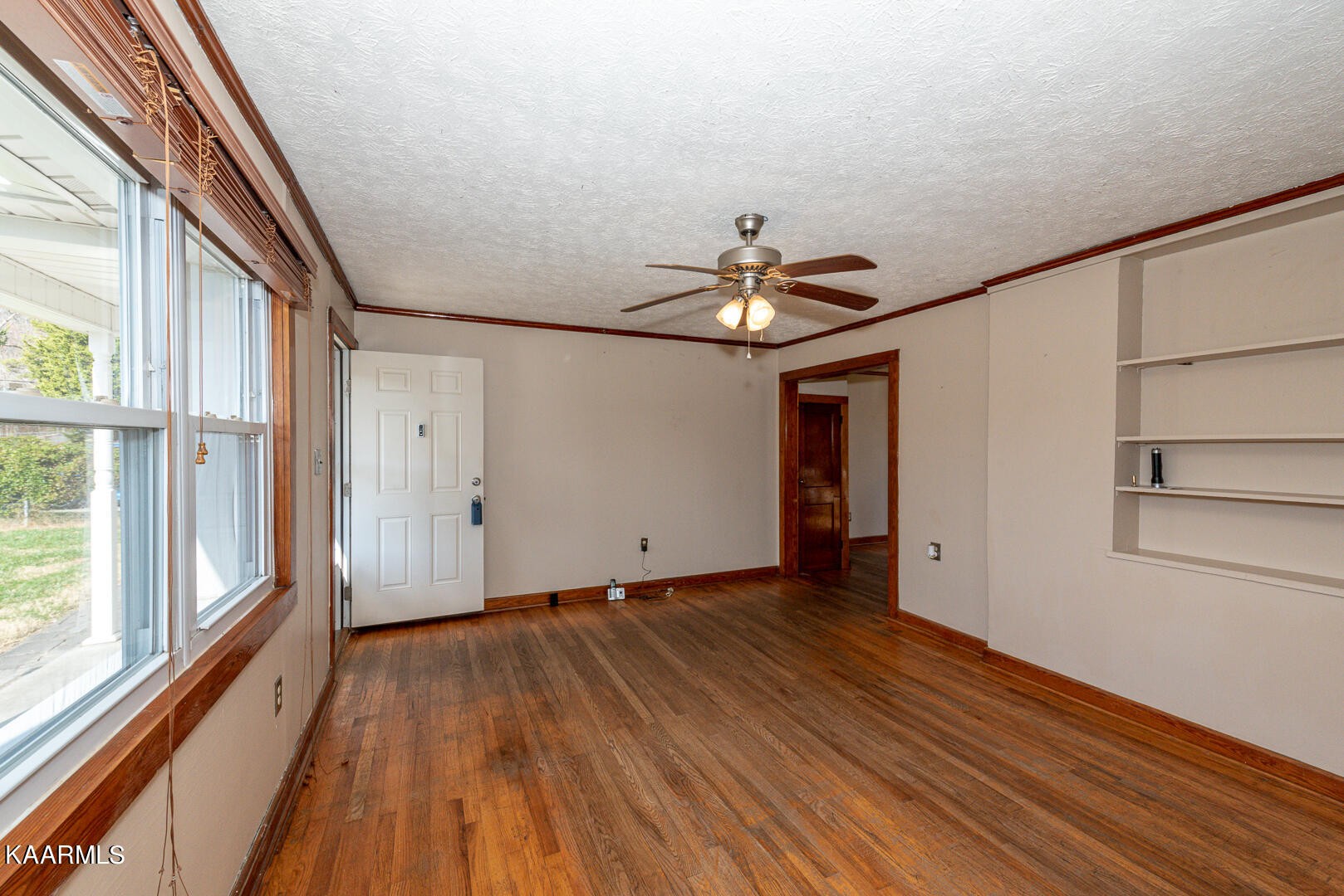 431 New Henderson Road Clinton, TN 37716 - Photo 9 of 38 Gallery Image 9
