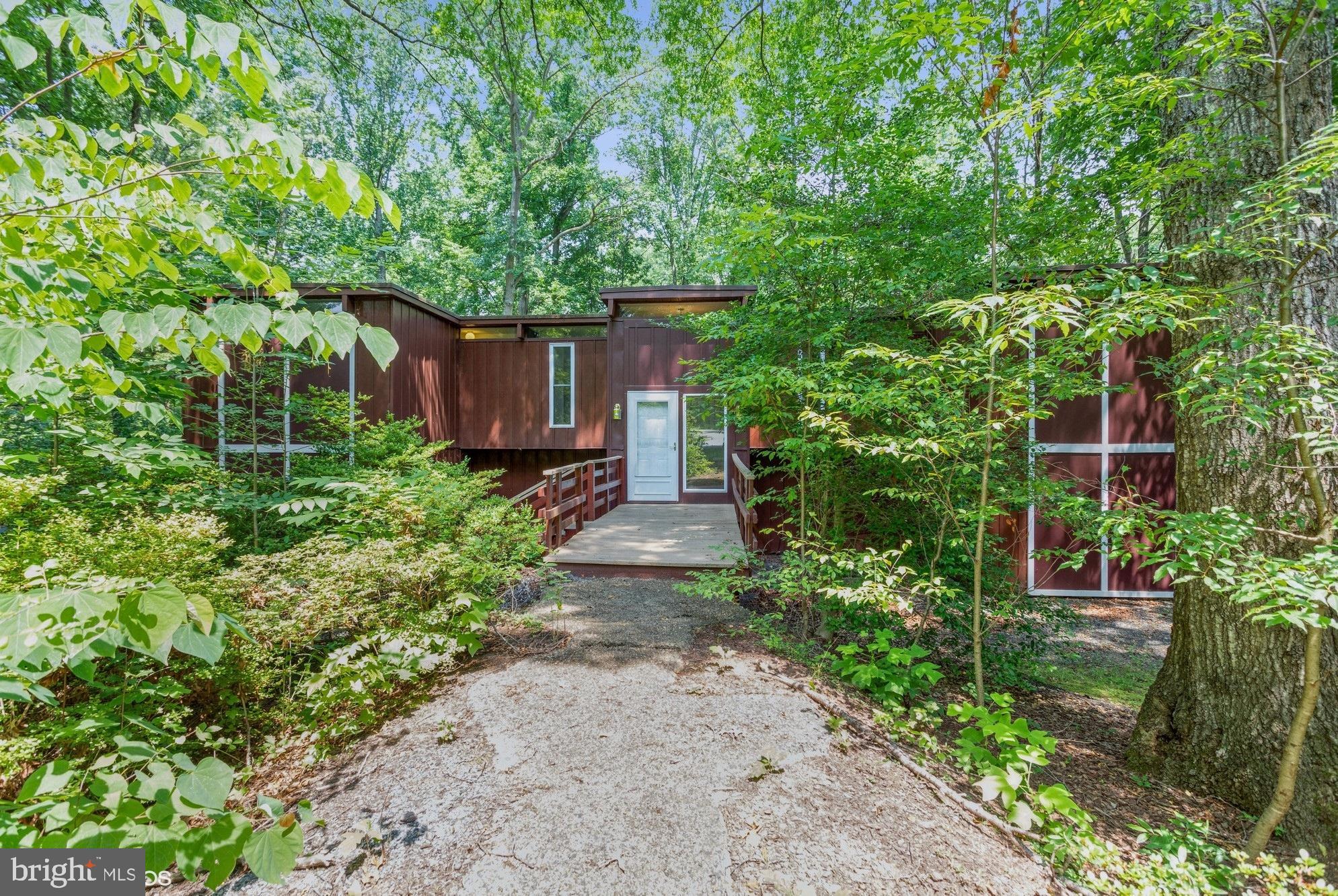 7200 Ridgeway Drive Manassas, VA 20112 - Photo 1 of 36