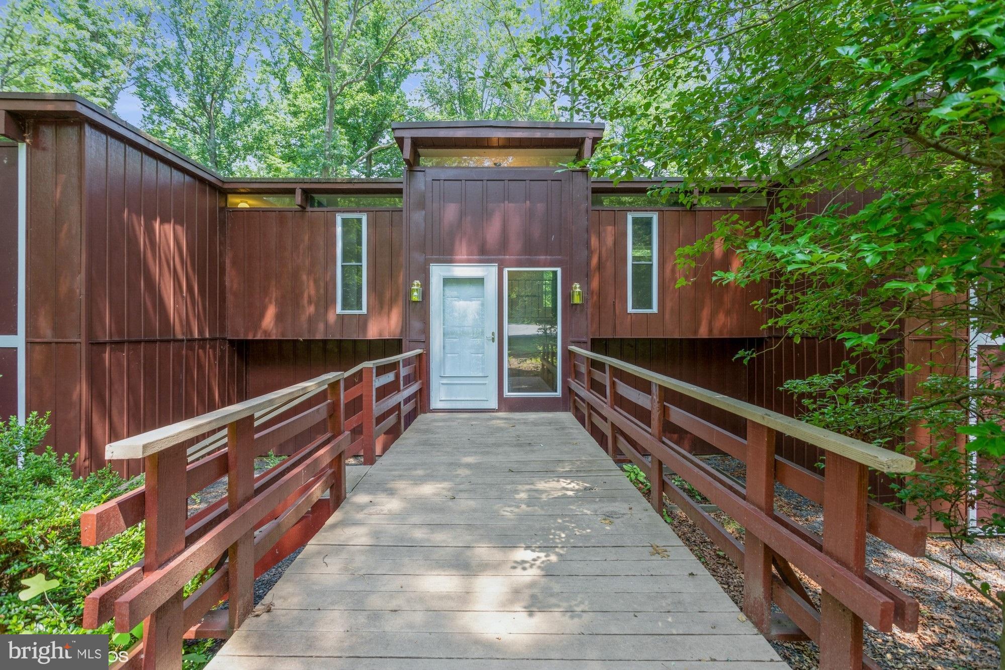 7200 Ridgeway Drive Manassas, VA 20112 - Photo 3 of 36