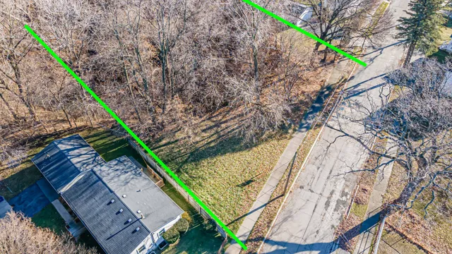 $18,000 | 305 Besley Place, Waukegan, IL 60085