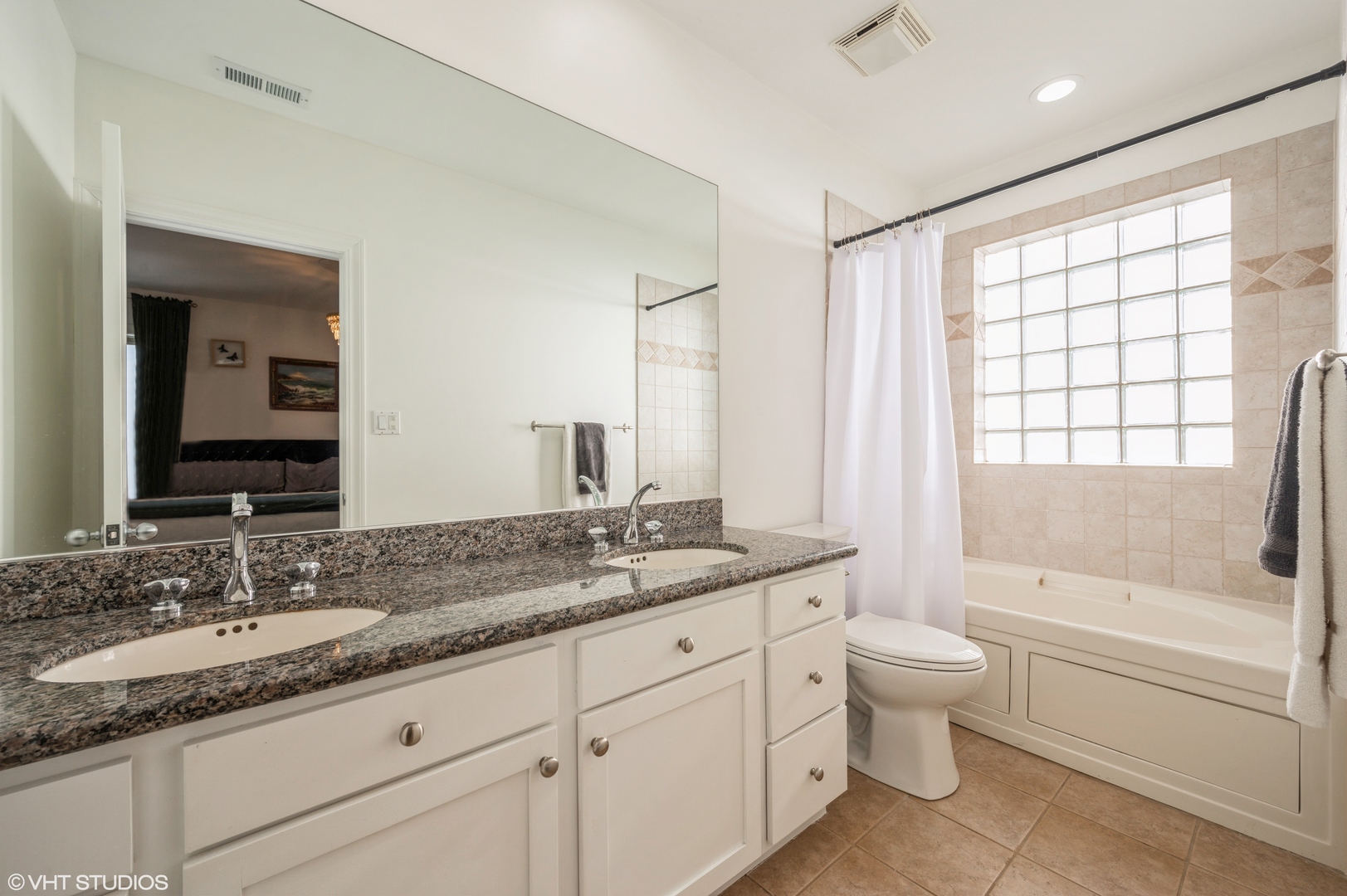 2152 North Racine Avenue, Unit 4 Chicago, IL 60614 - Photo 12 of 33 Gallery Image 12