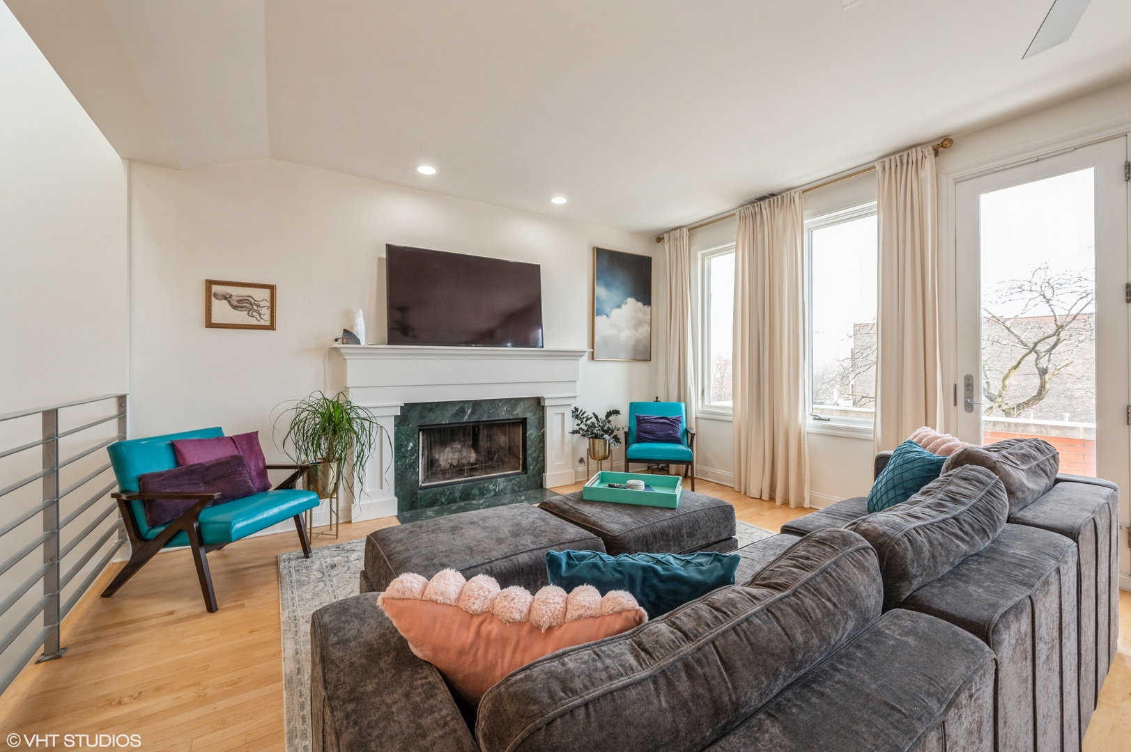 2152 North Racine Avenue, Unit 4 Chicago, IL 60614 - Photo 5 of 33 Gallery Image 5