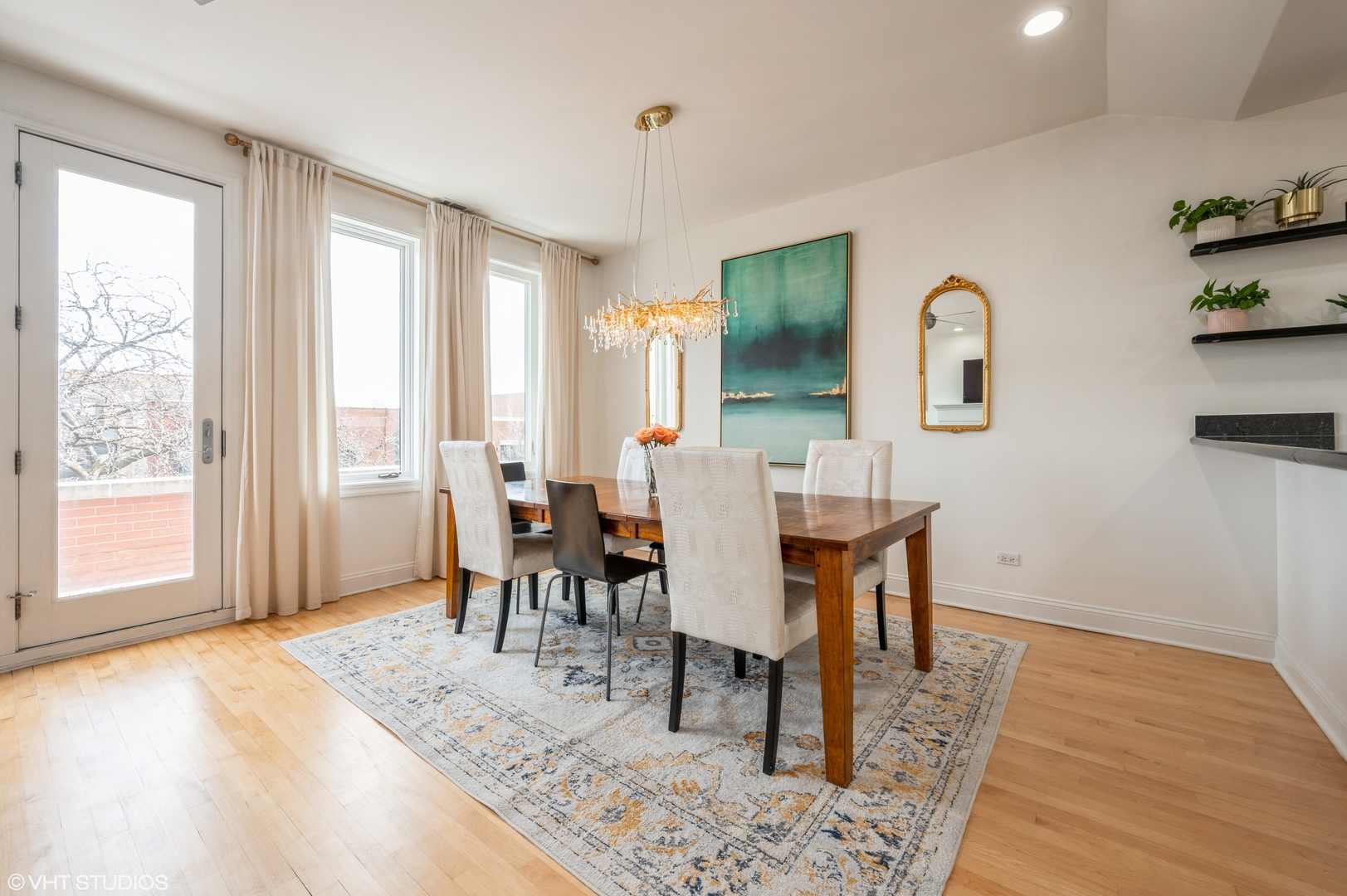2152 North Racine Avenue, Unit 4 Chicago, IL 60614 - Photo 8 of 33 Gallery Image 8