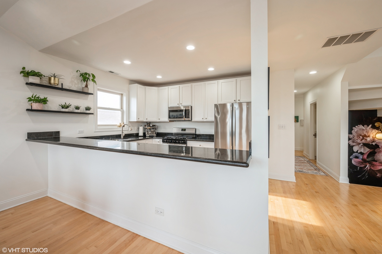 2152 North Racine Avenue, Unit 4 Chicago, IL 60614 - Photo 9 of 33 Gallery Image 9