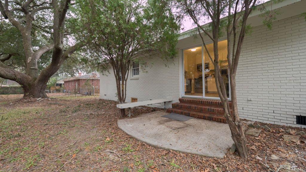 1821 Christian Road Charleston, SC 29407 - Photo 18 of 19 1821 christian back patio