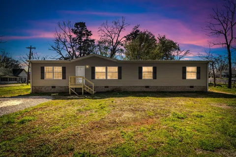 $229,900 | 201 England Street West, Cowan, TN 37318