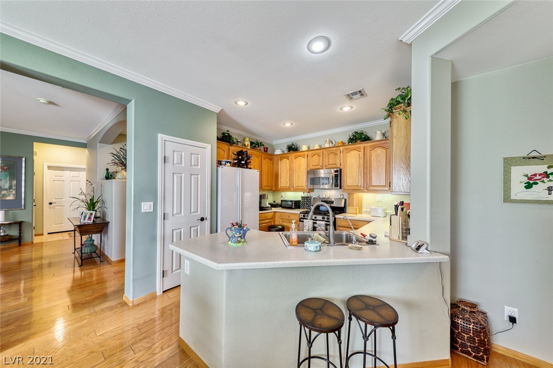 9711 Ridgebluff Avenue Las Vegas, NV 89148 - Photo 12 of 30 Gallery Image 12
