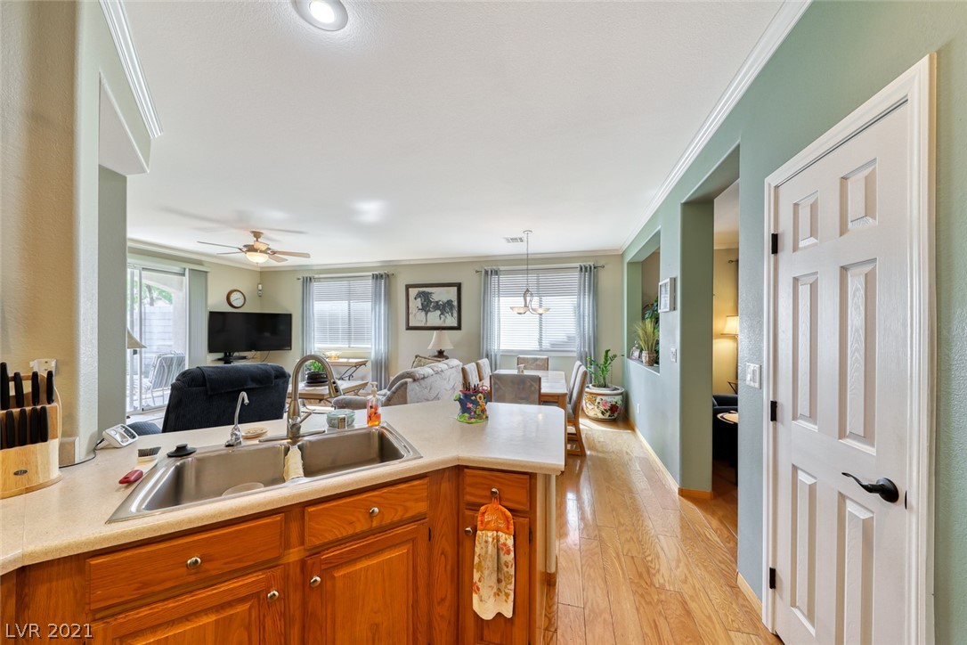 9711 Ridgebluff Avenue Las Vegas, NV 89148 - Photo 15 of 30 Gallery Image 15