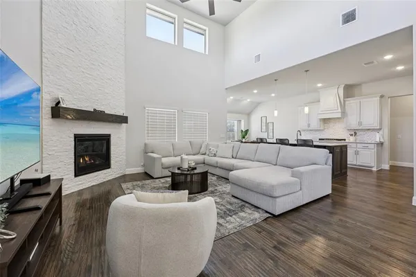 $630,000 | 1134 Cardinal Drive, Midlothian, TX 76065