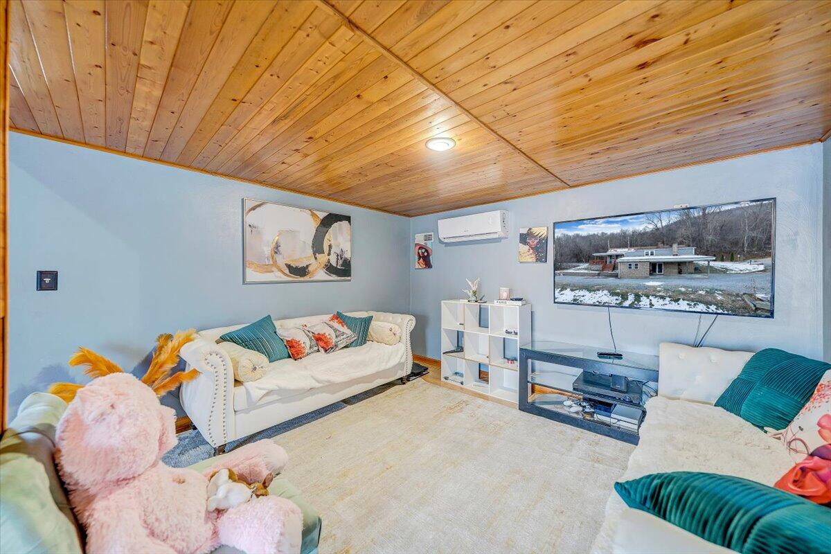 2412 Quarterwood Road Montvale, VA 24122 - Photo 27 of 40 32-MIB04003