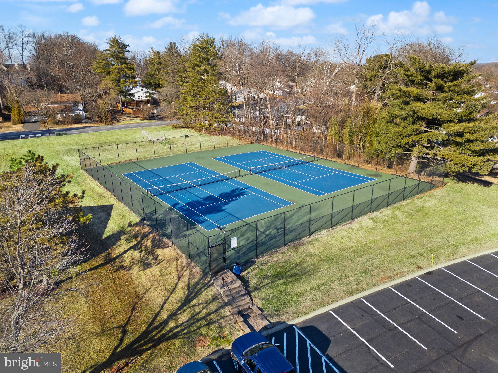 191 North Cottage Road Sterling, VA 20164 - Photo 36 of 41 a view of a backyard with lawn chairs