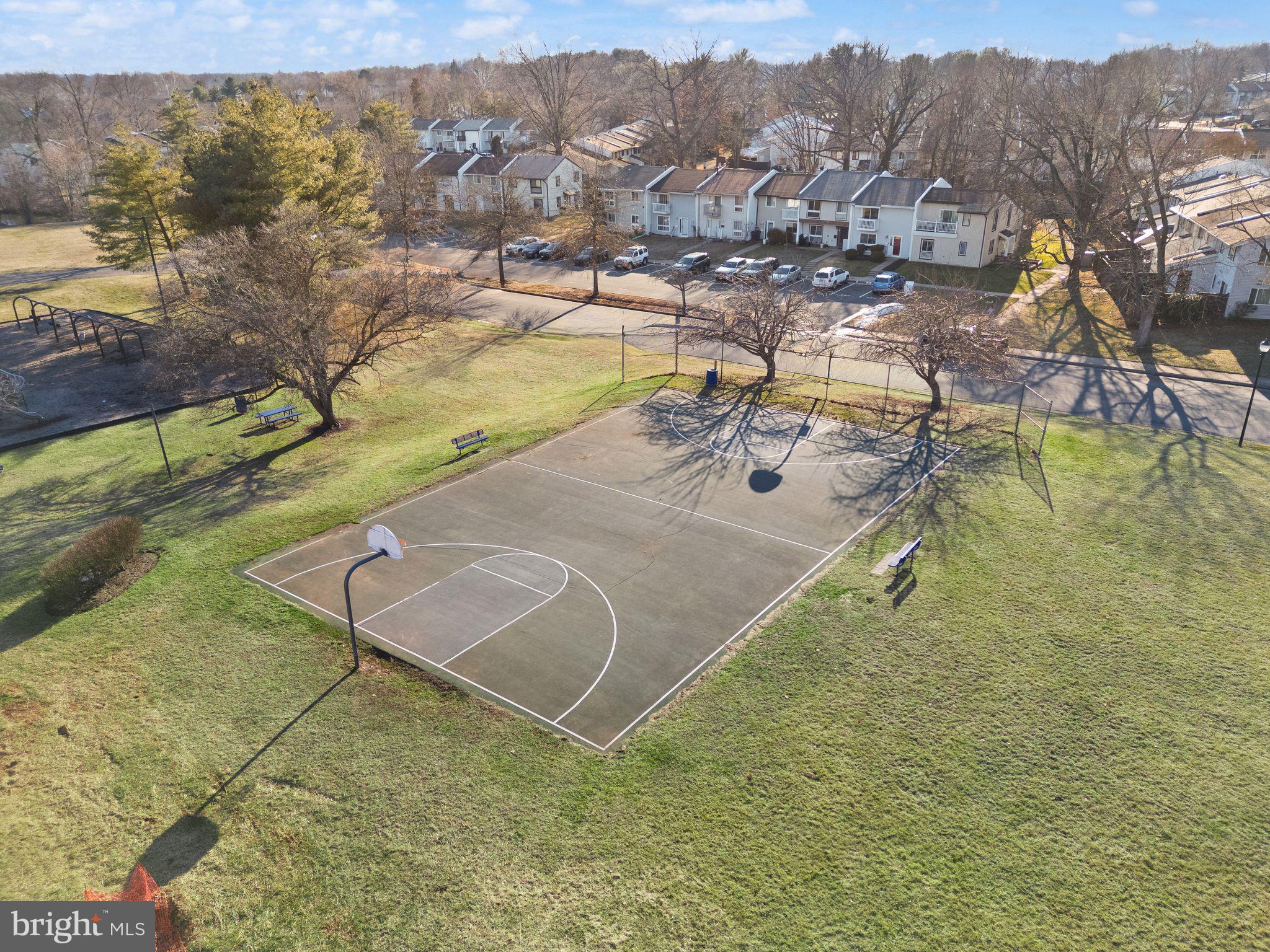 191 North Cottage Road Sterling, VA 20164 - Photo 37 of 41 a view of a lake in middle of the town