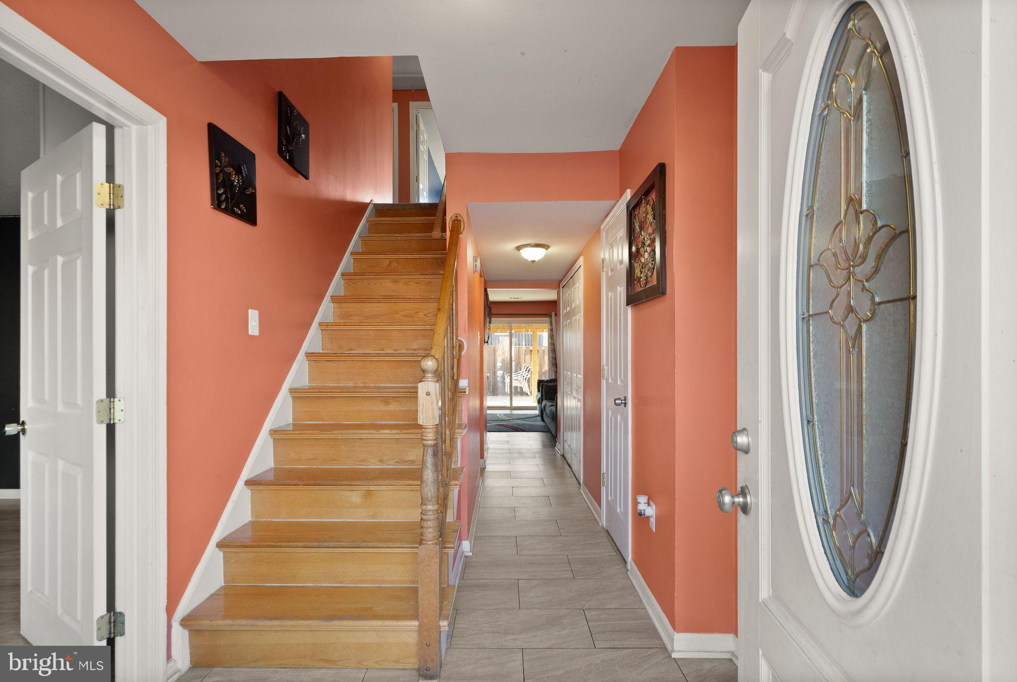191 North Cottage Road Sterling, VA 20164 - Photo 6 of 41 a view of a hallway with wooden floor and entryway