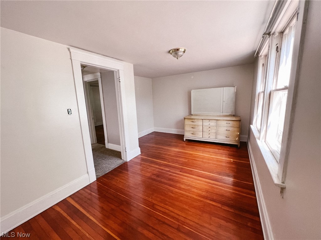 6719 Ottawa Road Cleveland, OH 44105 - Photo 17 of 23 Bedroom with hardwood floor